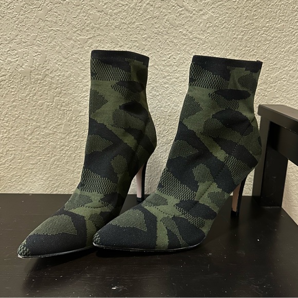 Mia McKinley Sock Bootie - Picture 4 of 4